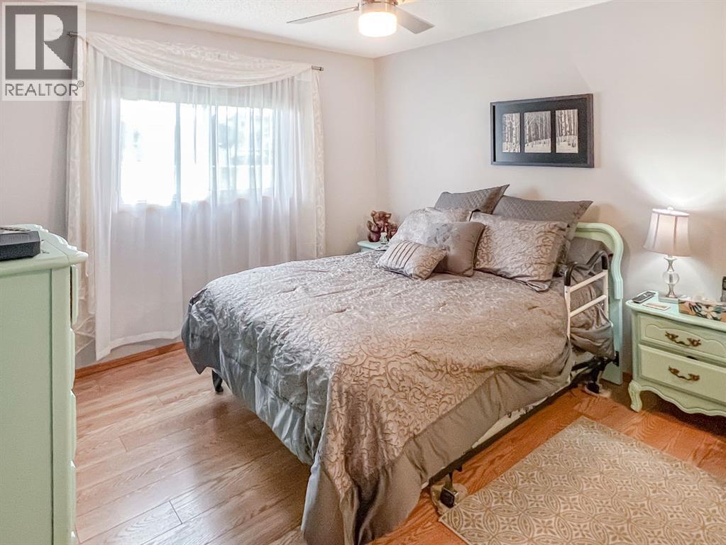 8932 105 Avenue - 11
