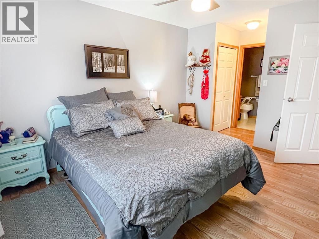 8932 105 Avenue - 12