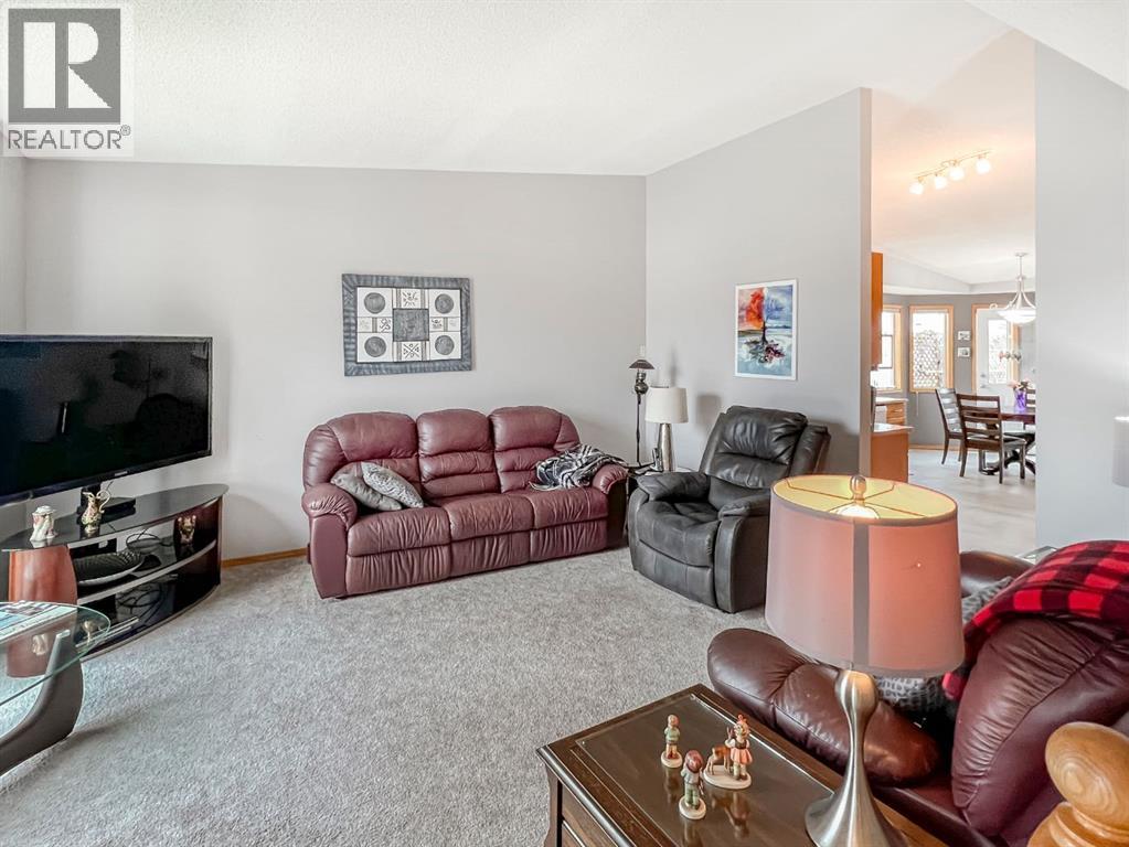 8932 105 Avenue - 3