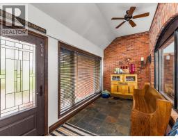 Mud room - 266 East Beach Road, Leamington, ON N8H3V7 Photo 9