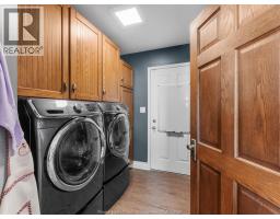 266 East Beach Road, Leamington, ON N8H3V7 Photo 31