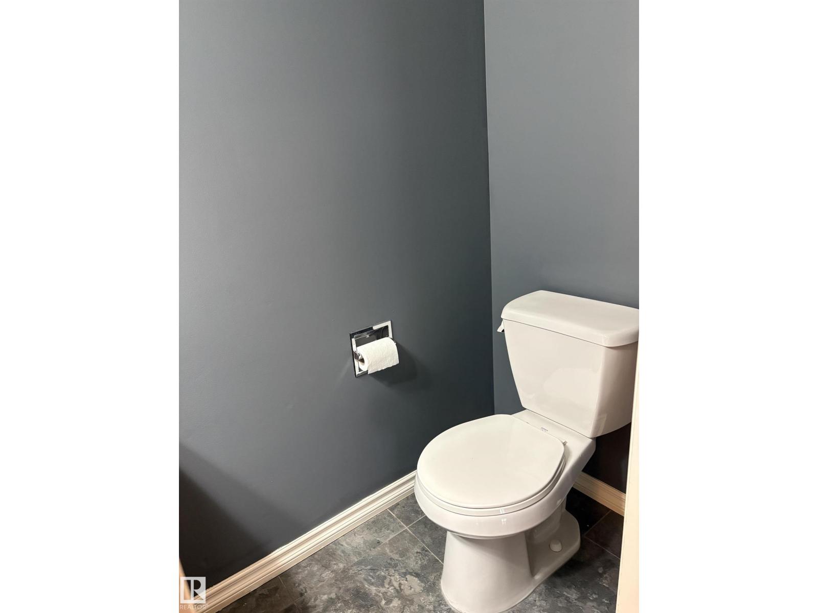 14644 52 ST NW - 9