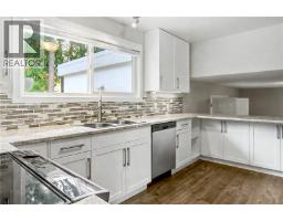 Kitchen - 5849 Sunset Rd, Nanaimo, BC V9V1E4 Photo 8