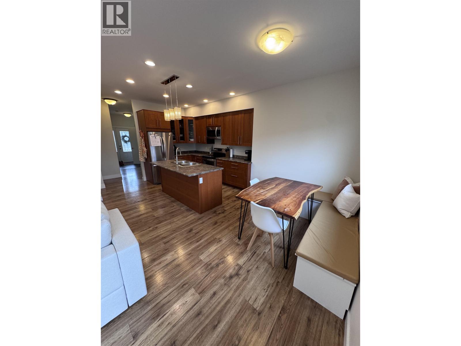 11014 104A AVENUE - Image 12