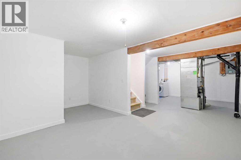 135 Woodsman Lane SW - 22