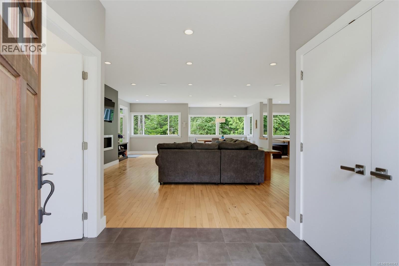 3022 Sarah Dr - Image 15
