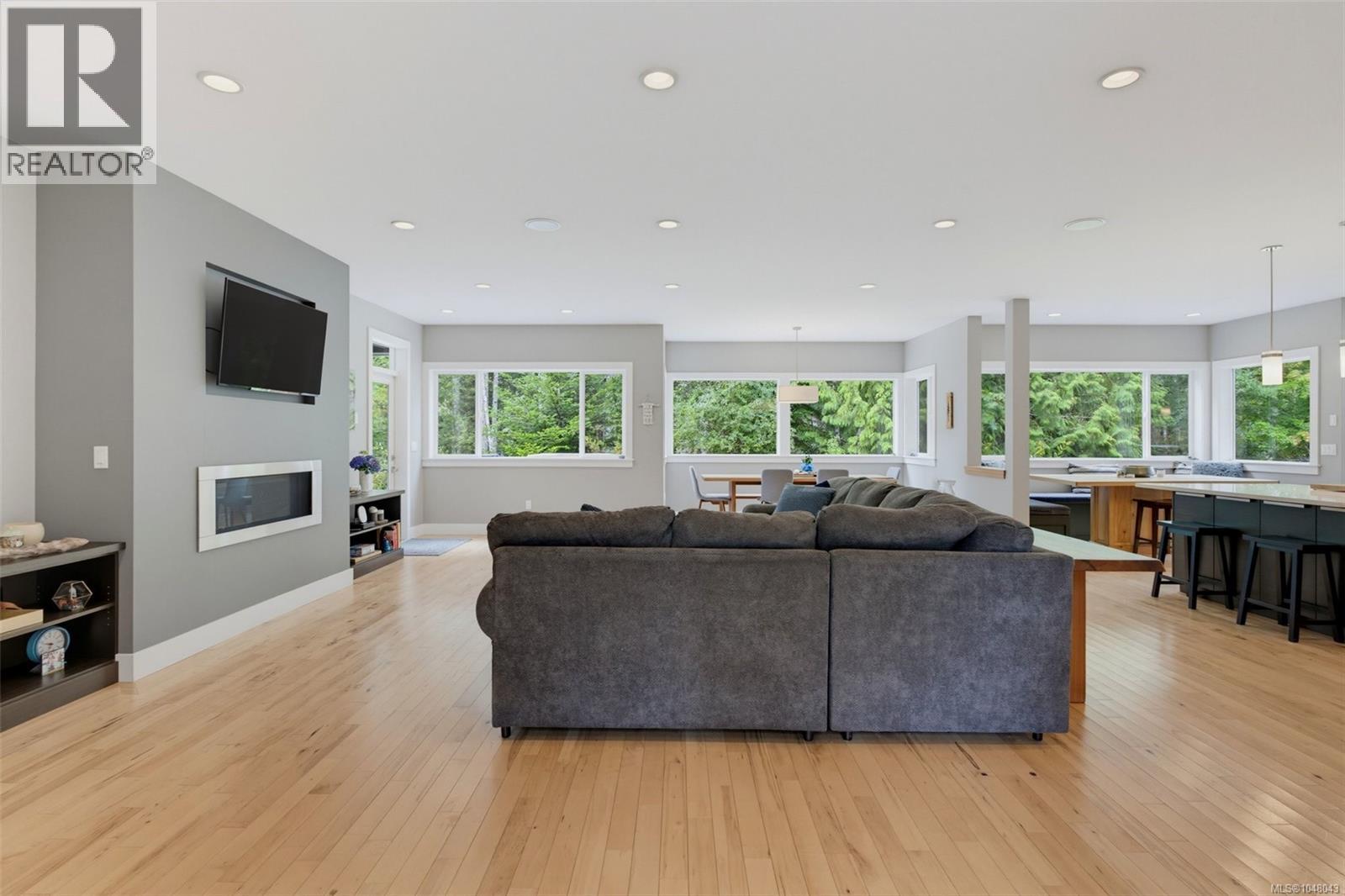 3022 Sarah Dr - Image 16
