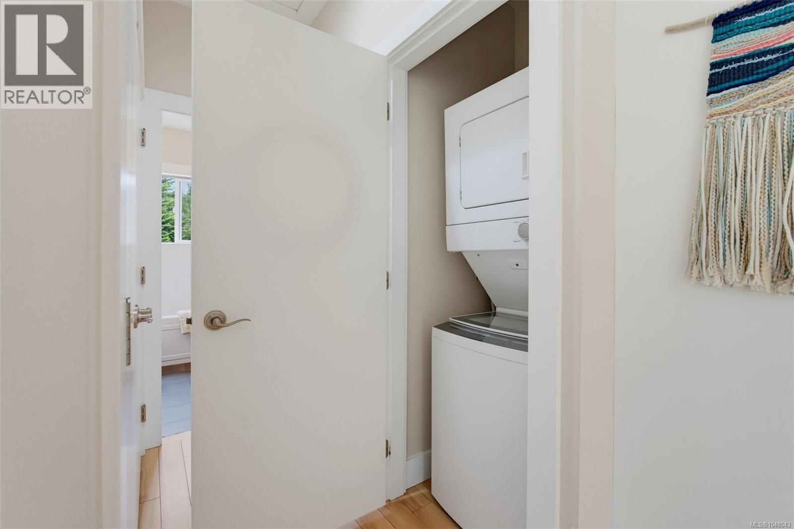 3022 Sarah Dr - 76