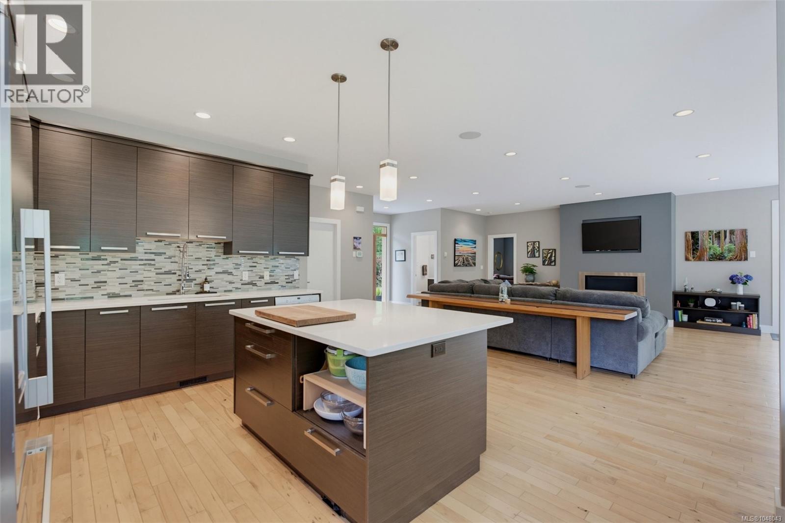 3022 Sarah Dr - Image 28