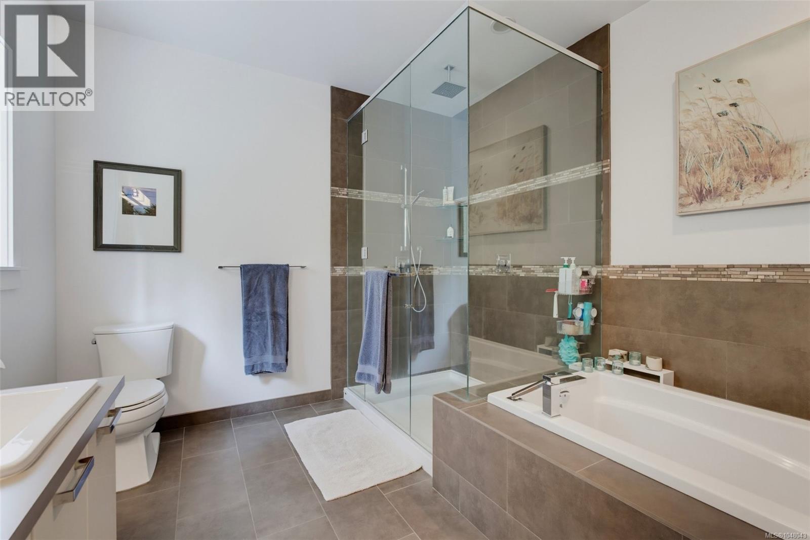3022 Sarah Dr - Image 53
