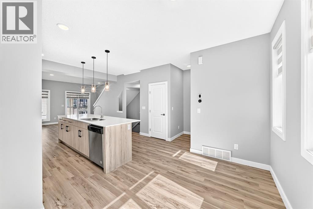 11910 35 Avenue SW - 17