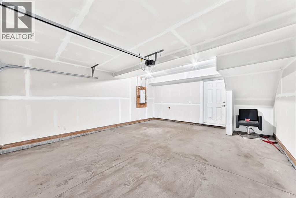 11910 35 Avenue SW - 41