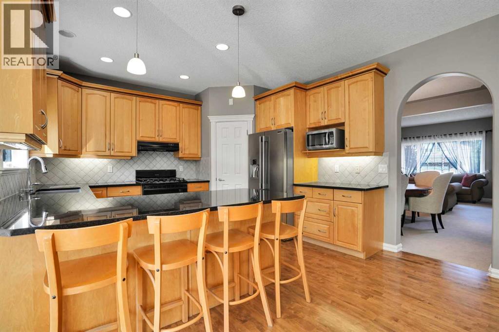 43 Strathlea Place SW - 9