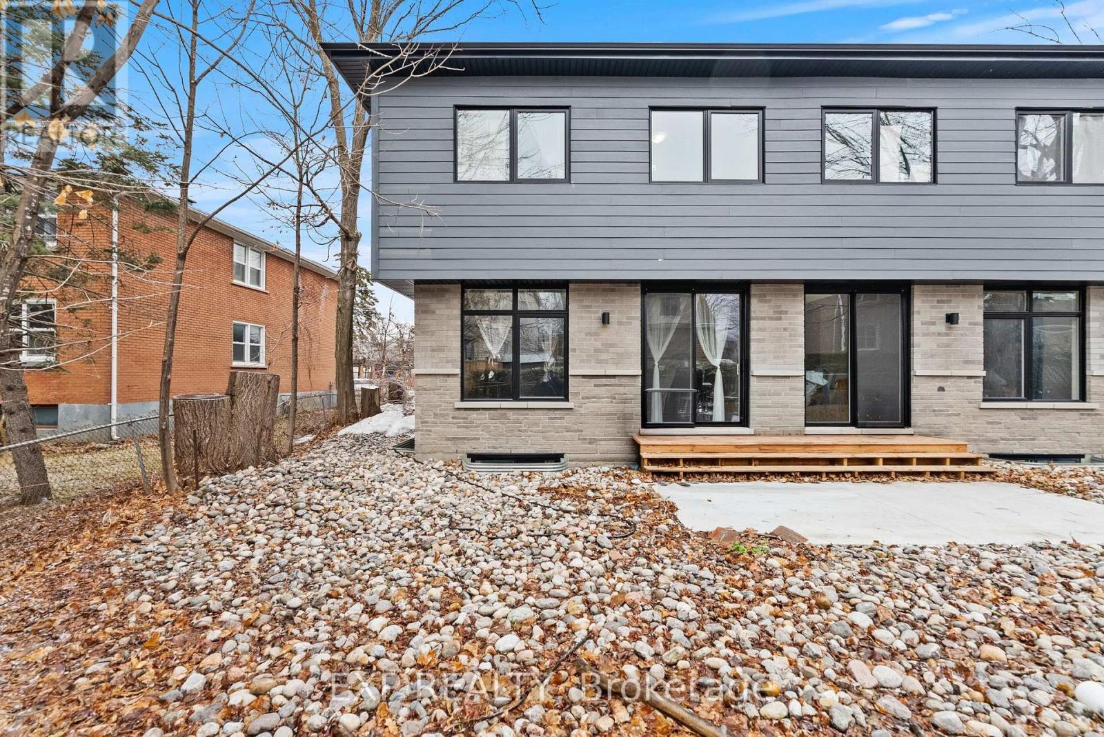 234-236 WOODROFFE AVENUE - 3