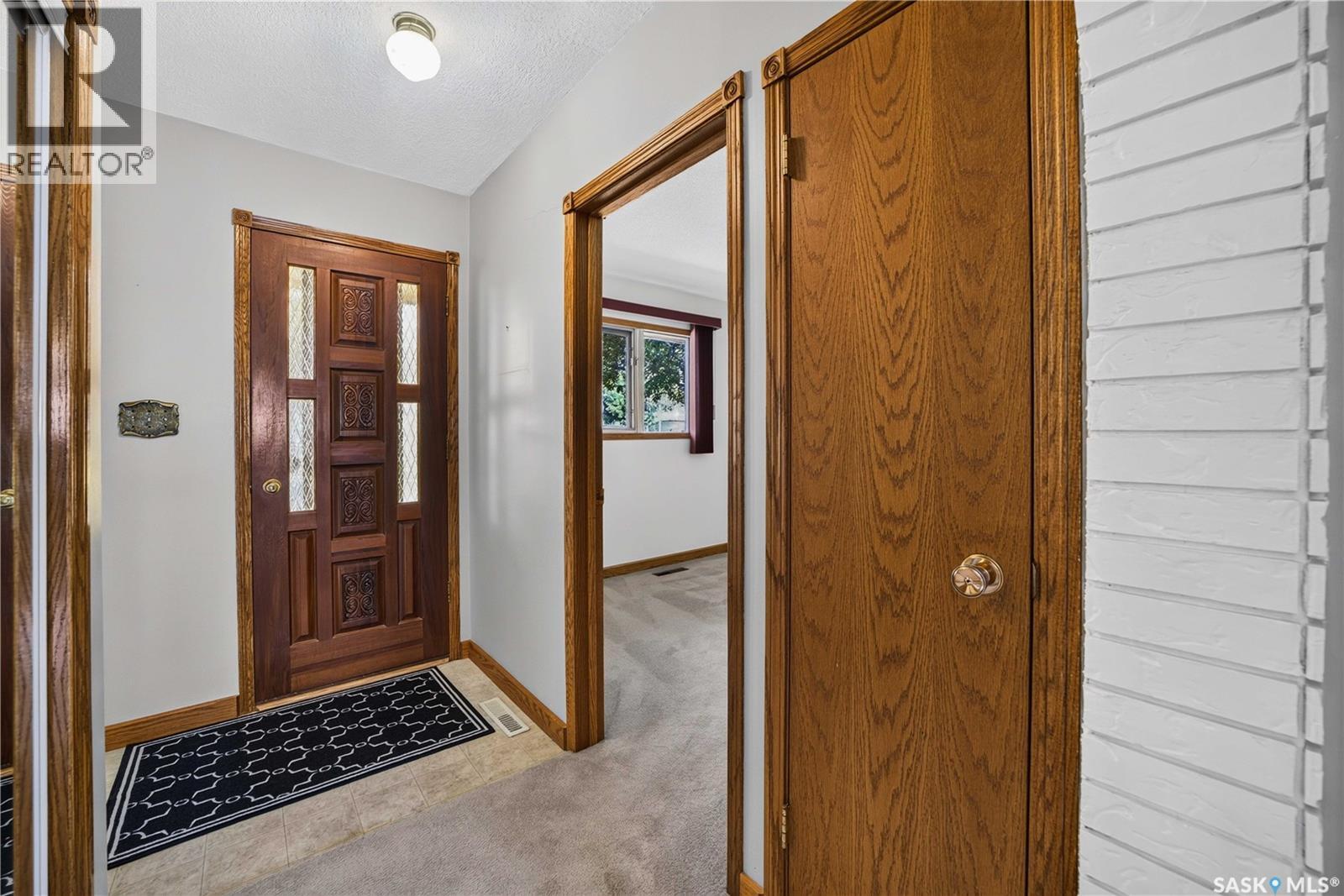 27 Ellison CRESCENT - 12
