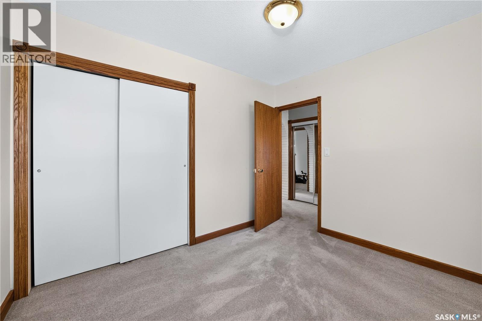 27 Ellison CRESCENT - 14