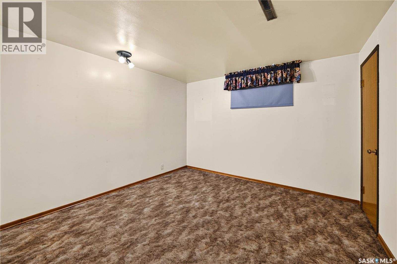 27 Ellison CRESCENT - 29