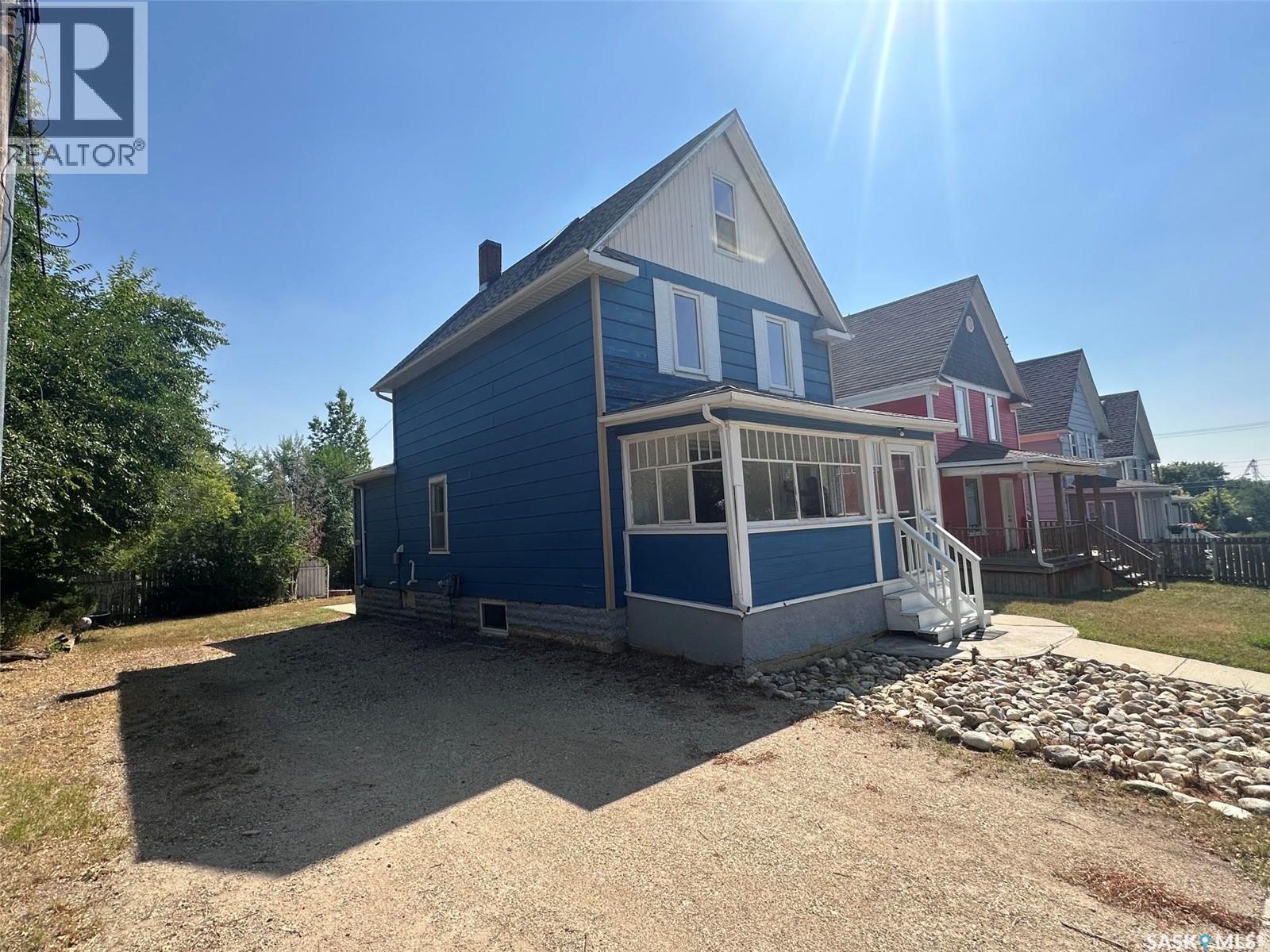 821 6th AVENUE NW - 24