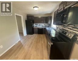 Bedroom - 821 6th Avenue Nw, Moose Jaw, SK S6H4A2 Photo 6