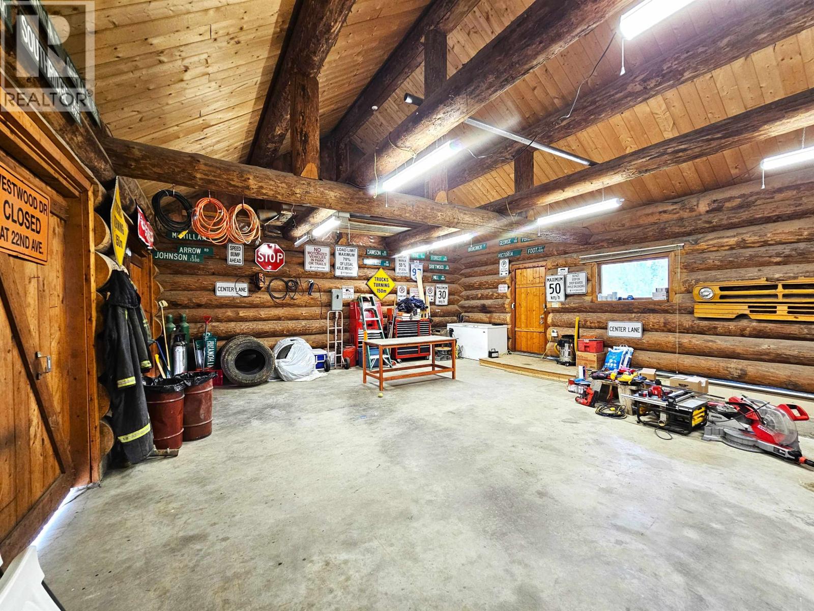 9070 MOUNTAINVIEW ROAD - 24