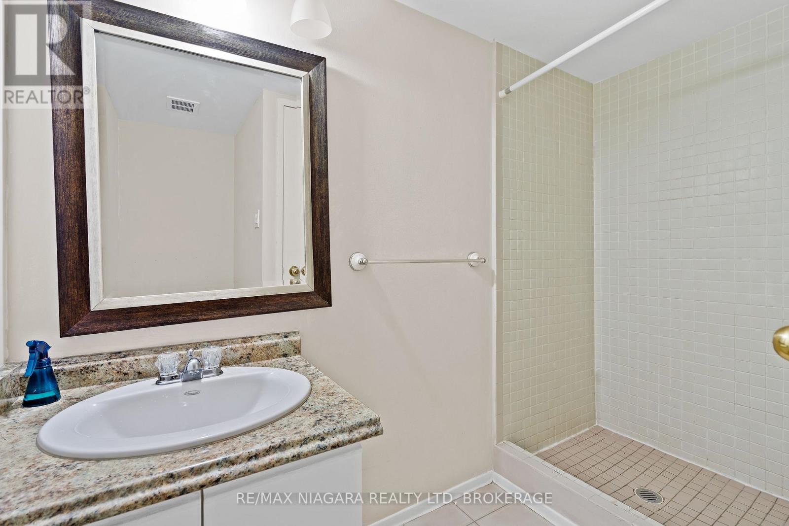 #502 7 GALE CRESCENT - Image 17