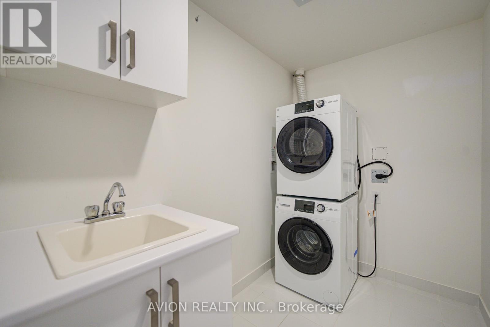 #1019 25 ADRA GRADO WAY - 20