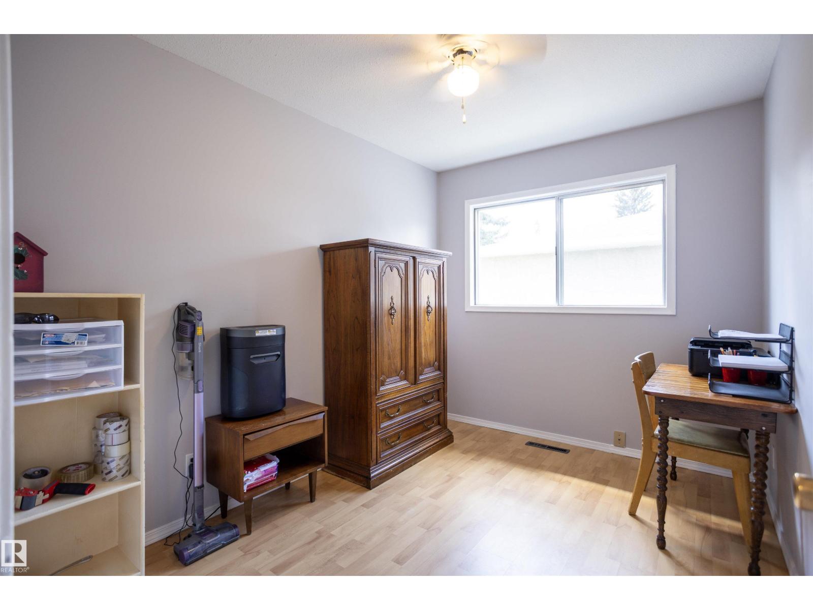 10428 68 AV NW - 25