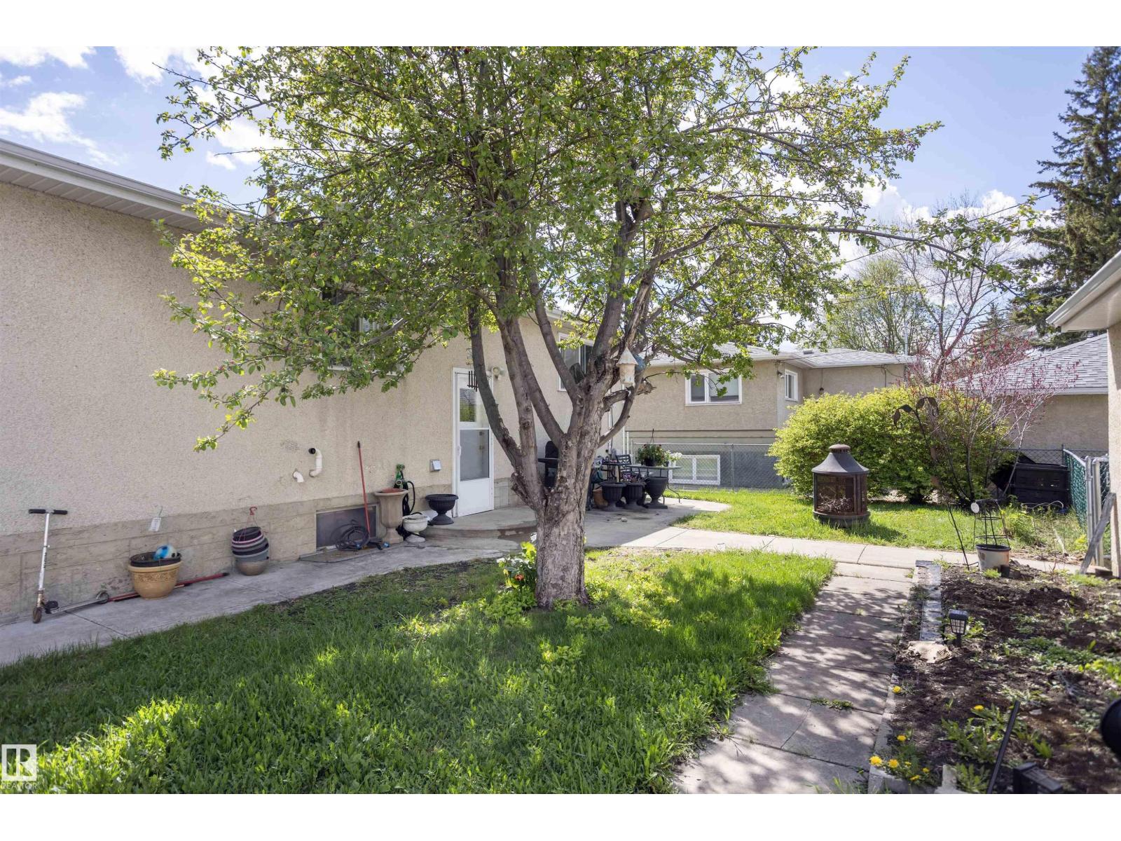 10428 68 AV NW - 44