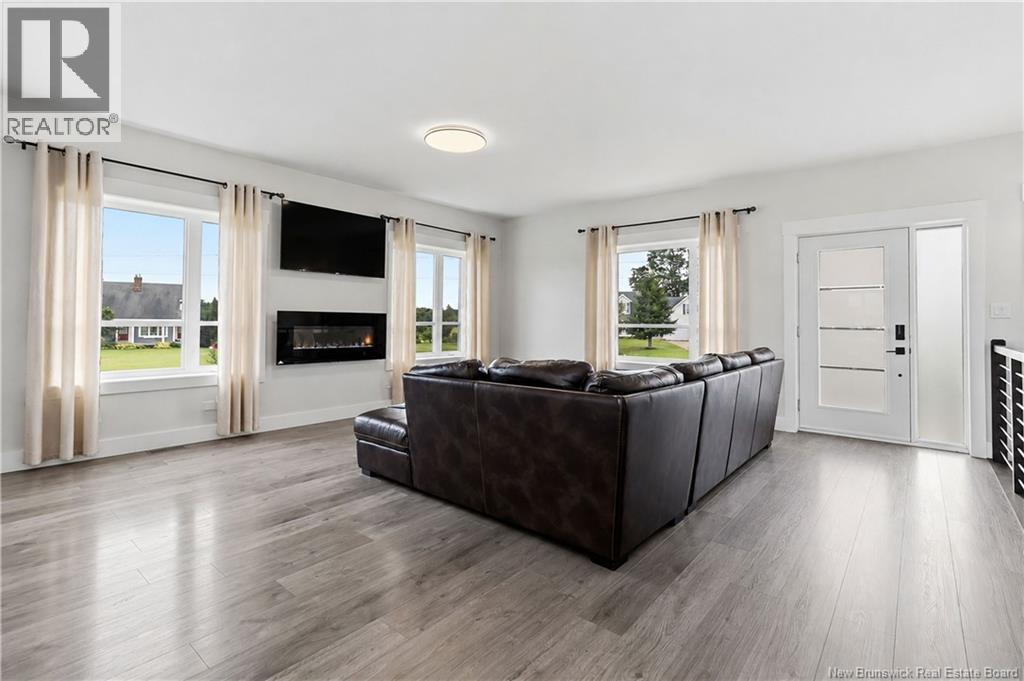 11 Riverside Drive - Image 10