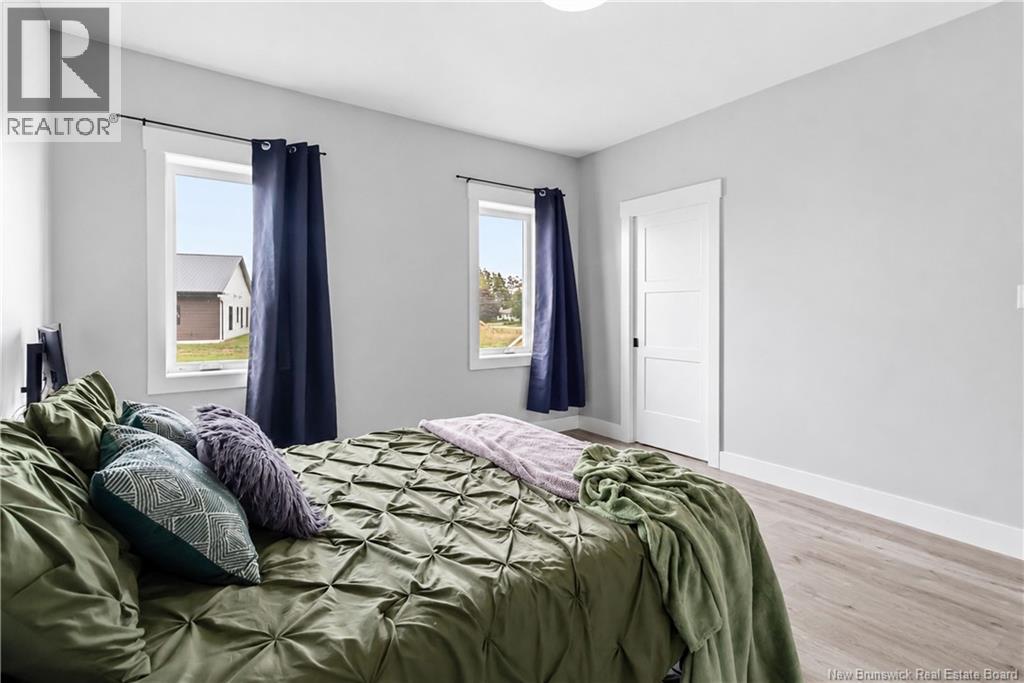 11 Riverside Drive - Image 28