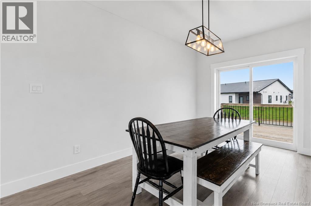 11 Riverside Drive - Image 12