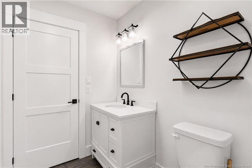 11 Riverside Drive - Image 38