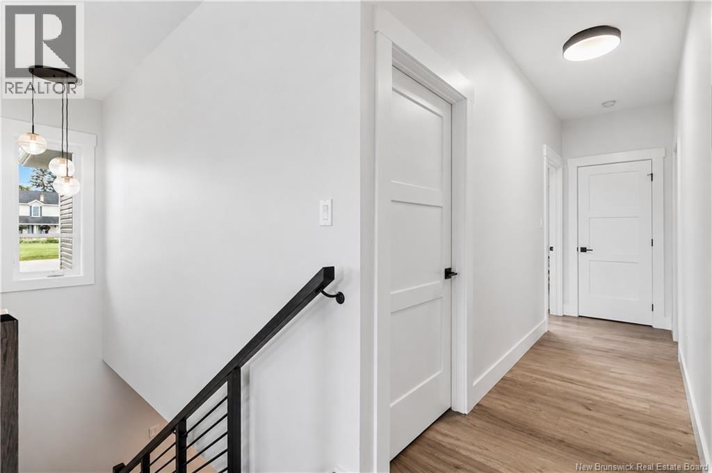 11 Riverside Drive - Image 33