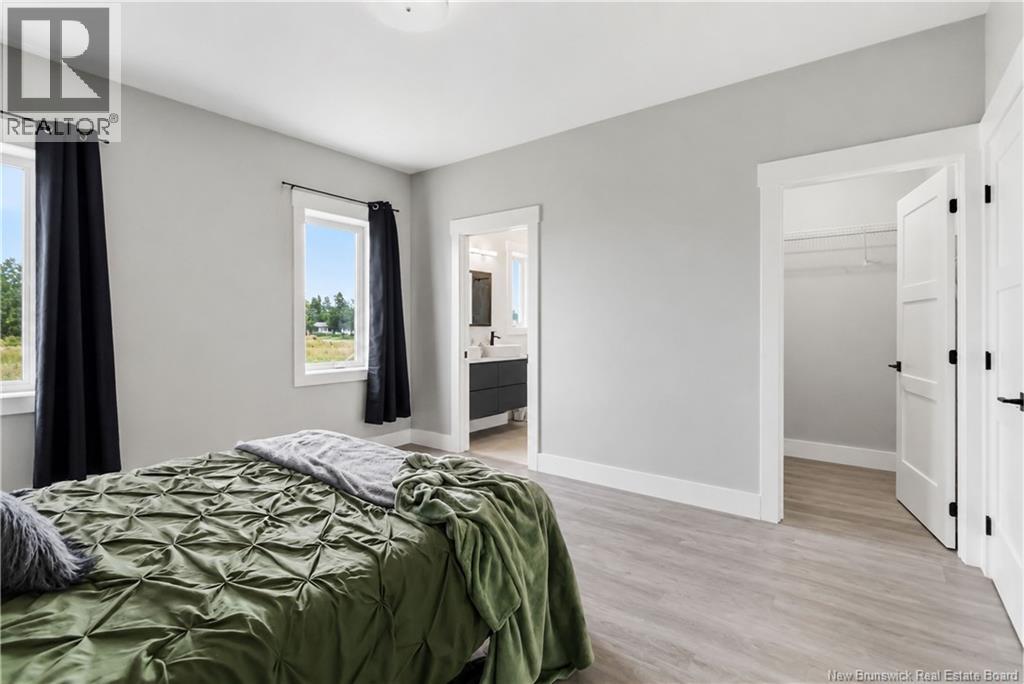 11 Riverside Drive - Image 27