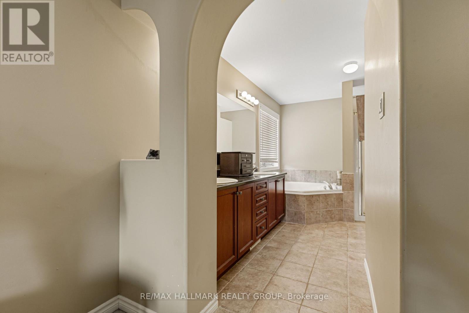 9 BLACKSHIRE CIRCLE - 27