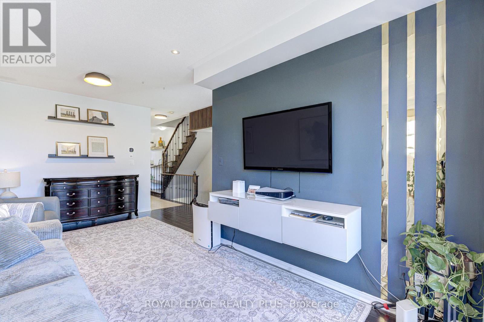 #1 5750 TOSCA DRIVE - Image 32