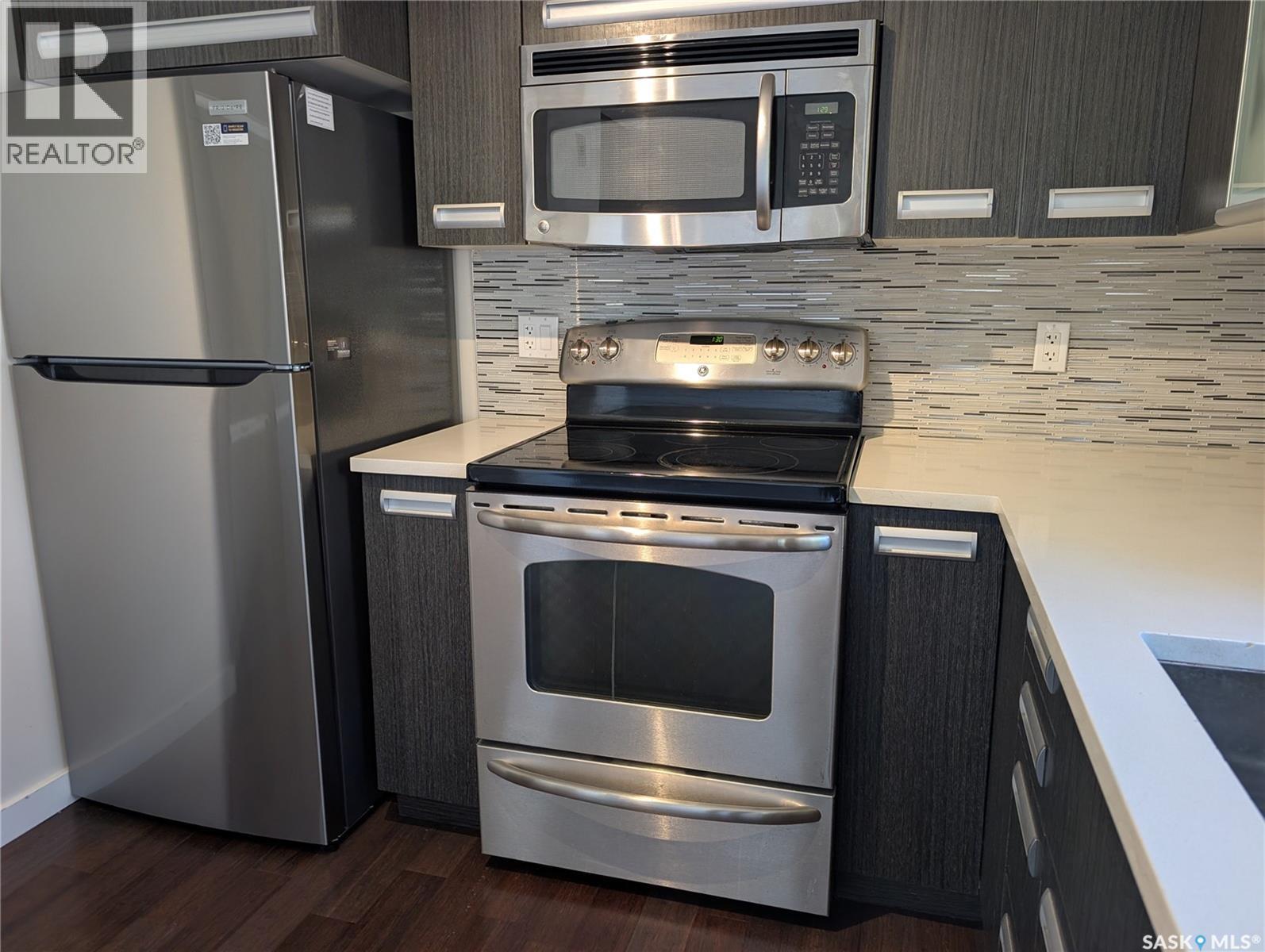 #247 245 Ashworth CRESCENT - Image 11