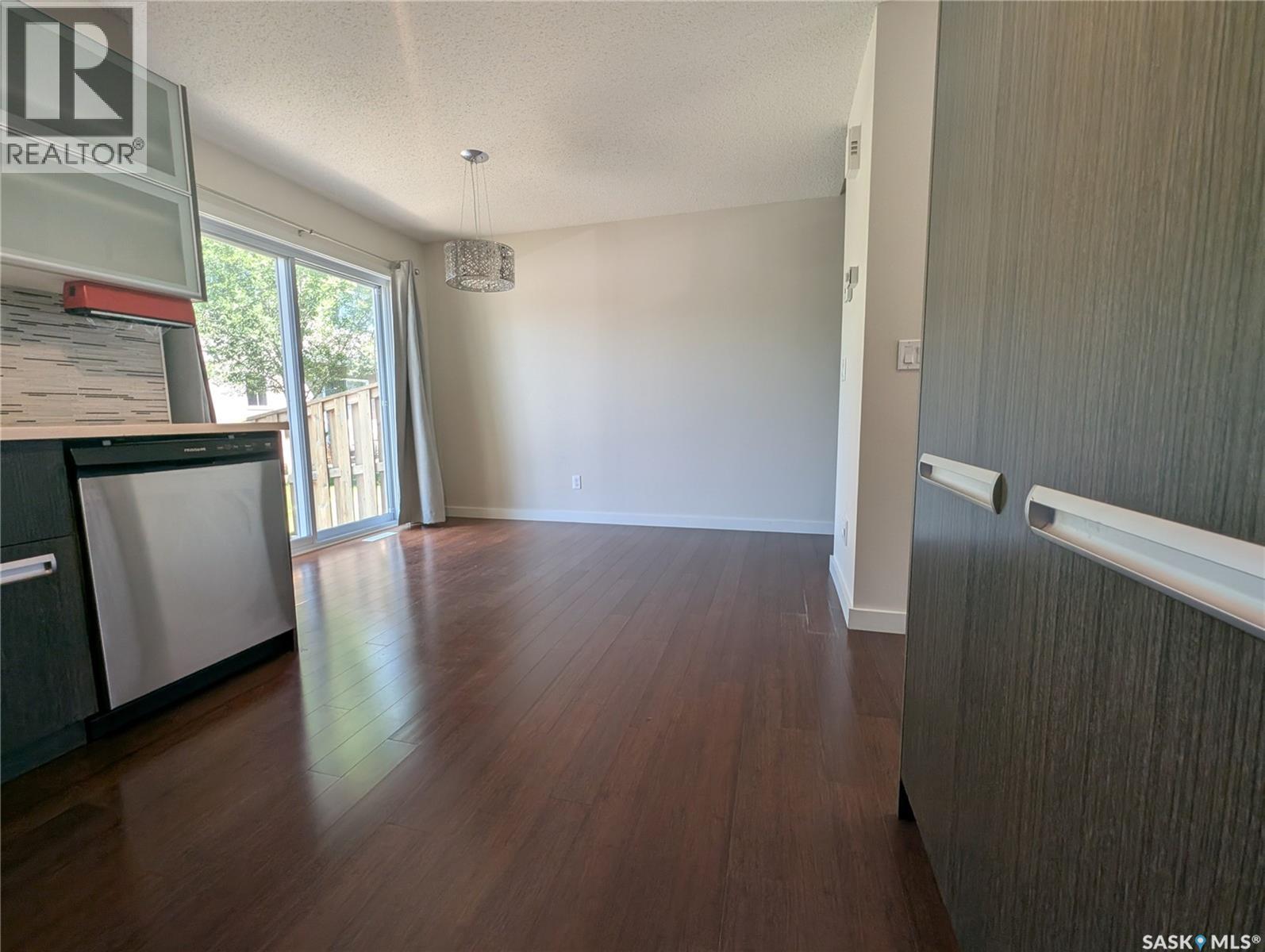 #247 245 Ashworth CRESCENT - 13