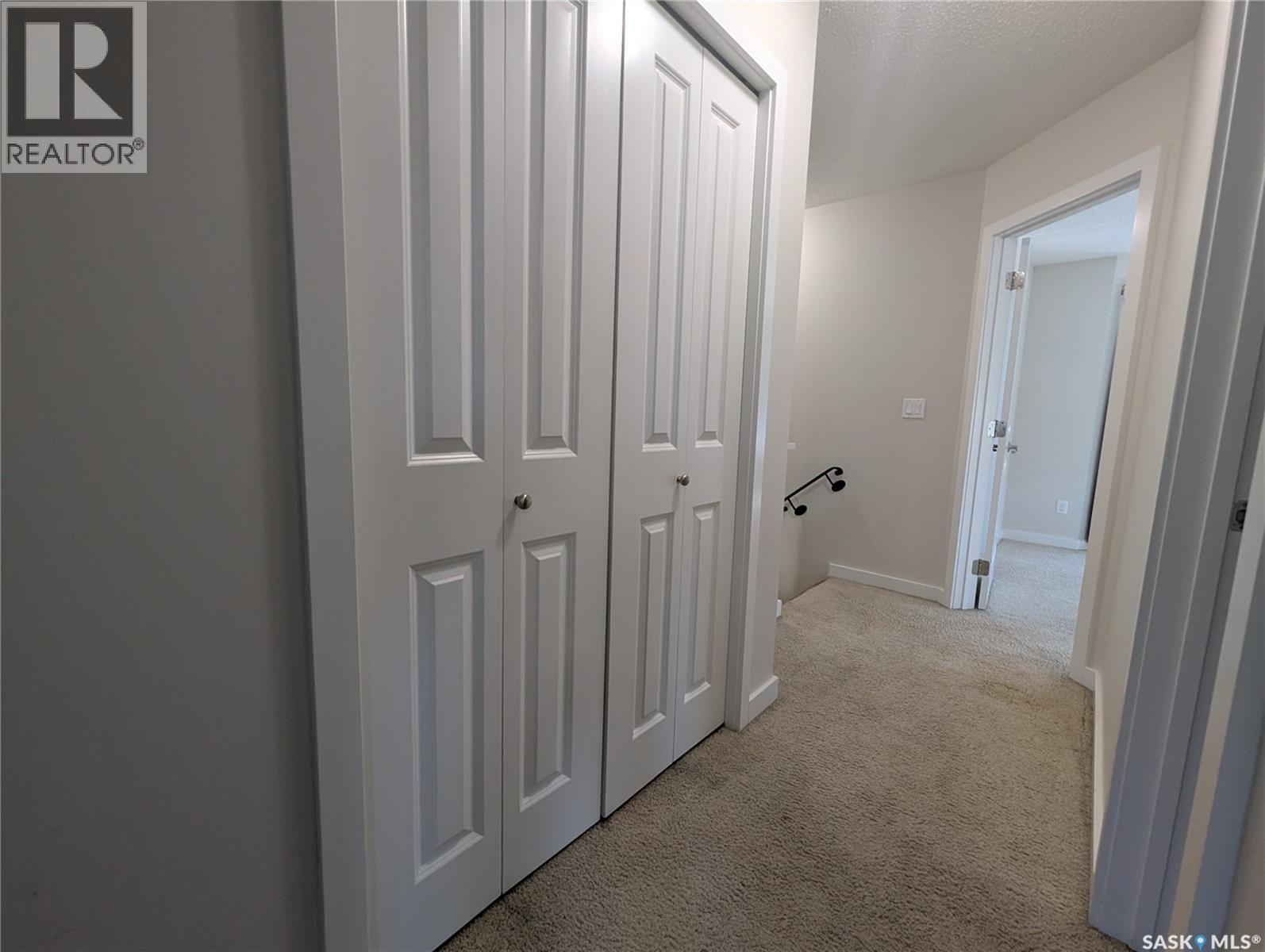 #247 245 Ashworth CRESCENT - 24