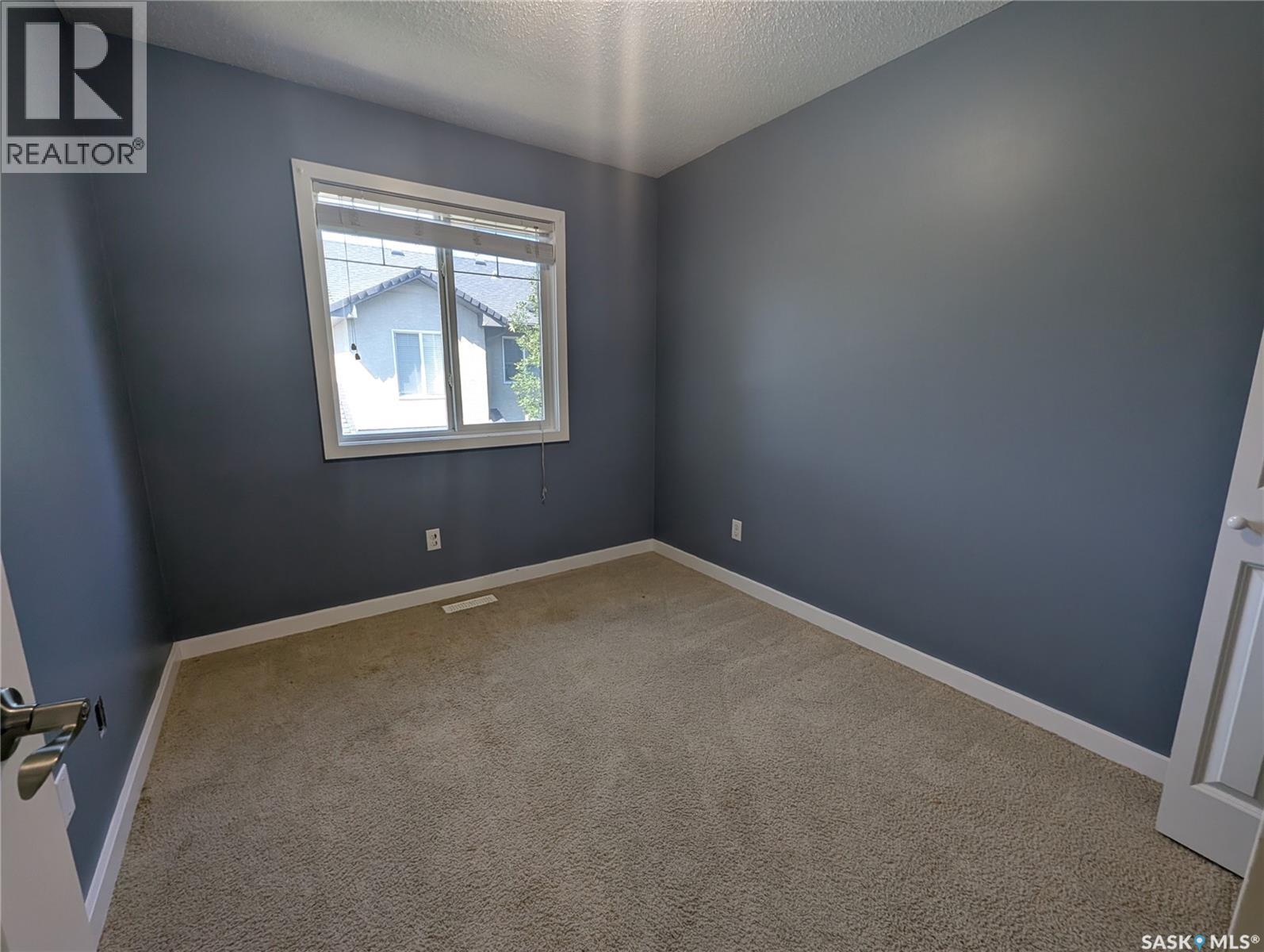 #247 245 Ashworth CRESCENT - 25