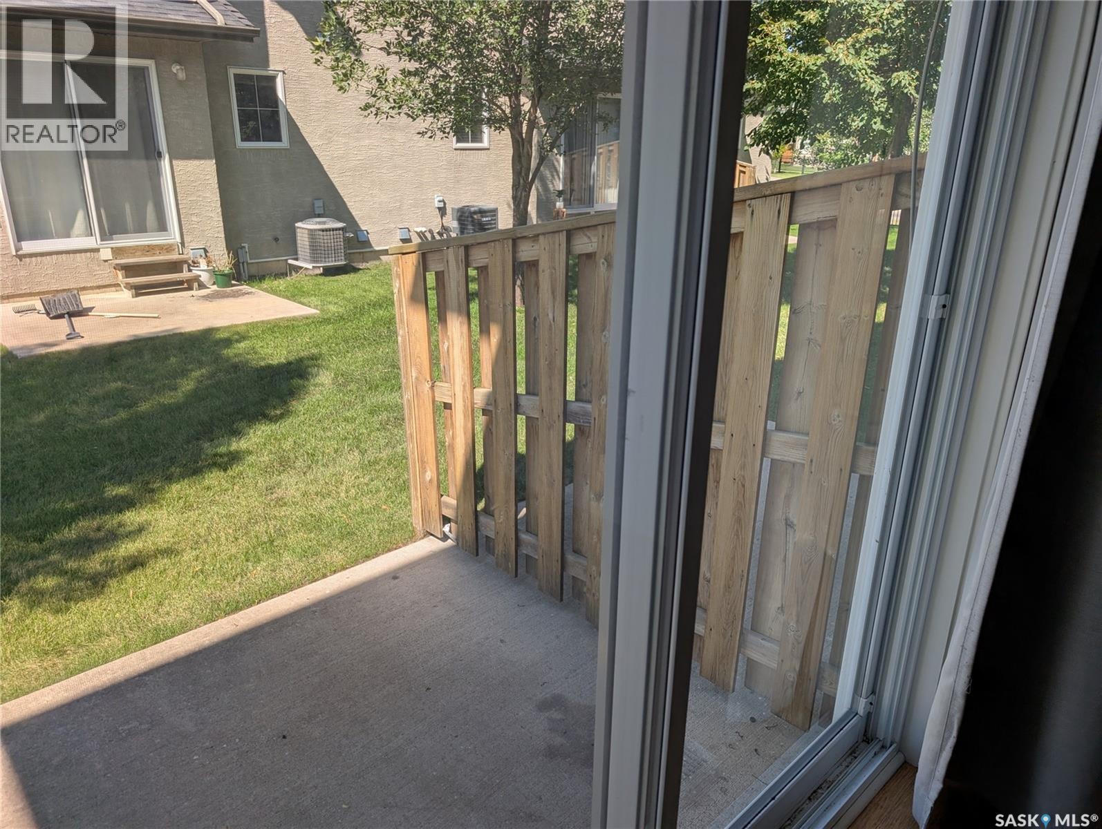 #247 245 Ashworth CRESCENT - 32