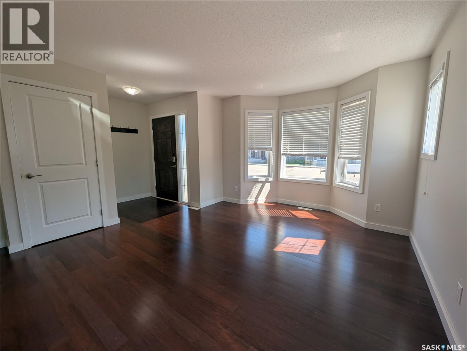#247 245 Ashworth CRESCENT - Image 5