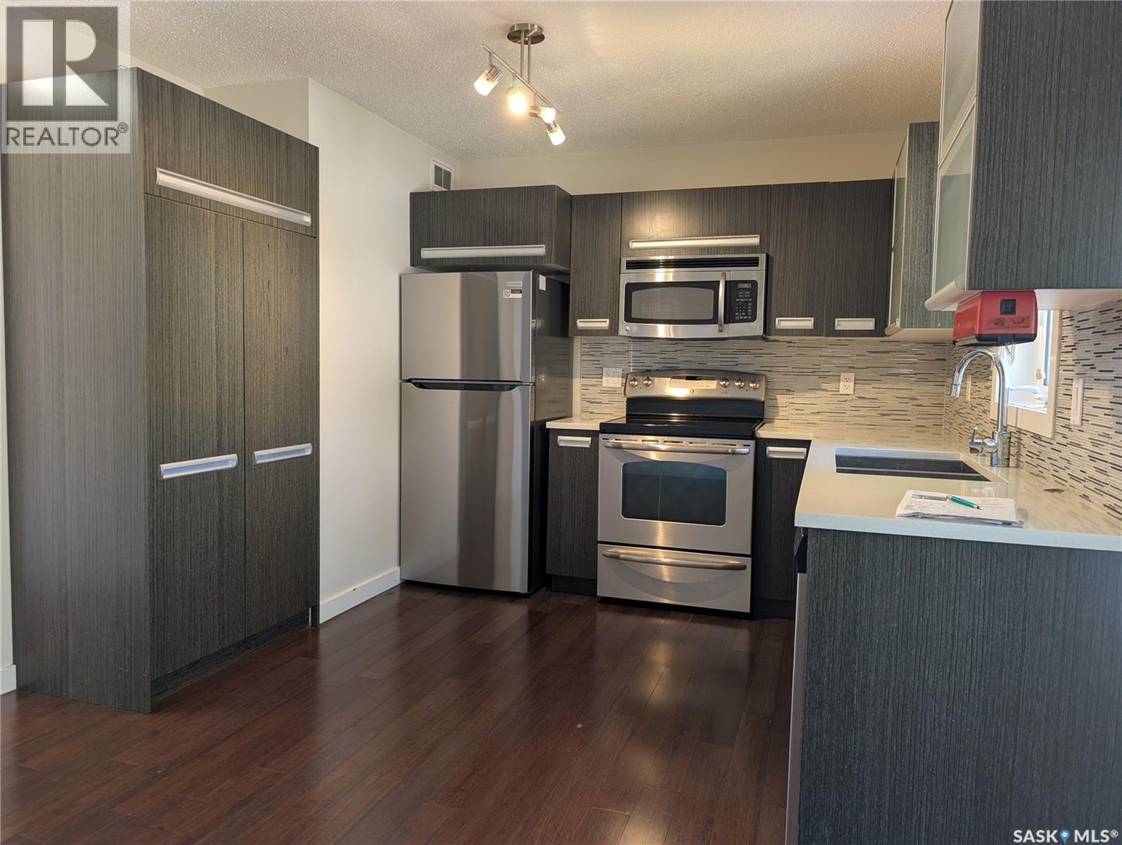 #247 245 Ashworth CRESCENT - Image 8