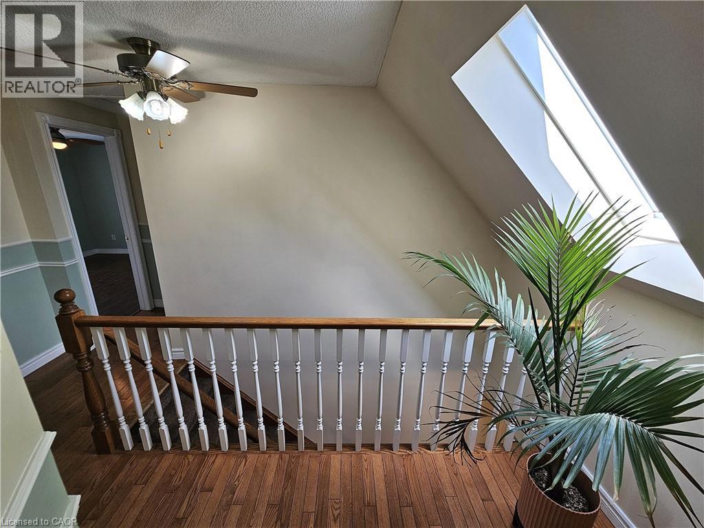 120 LYNNDALE Road - 21