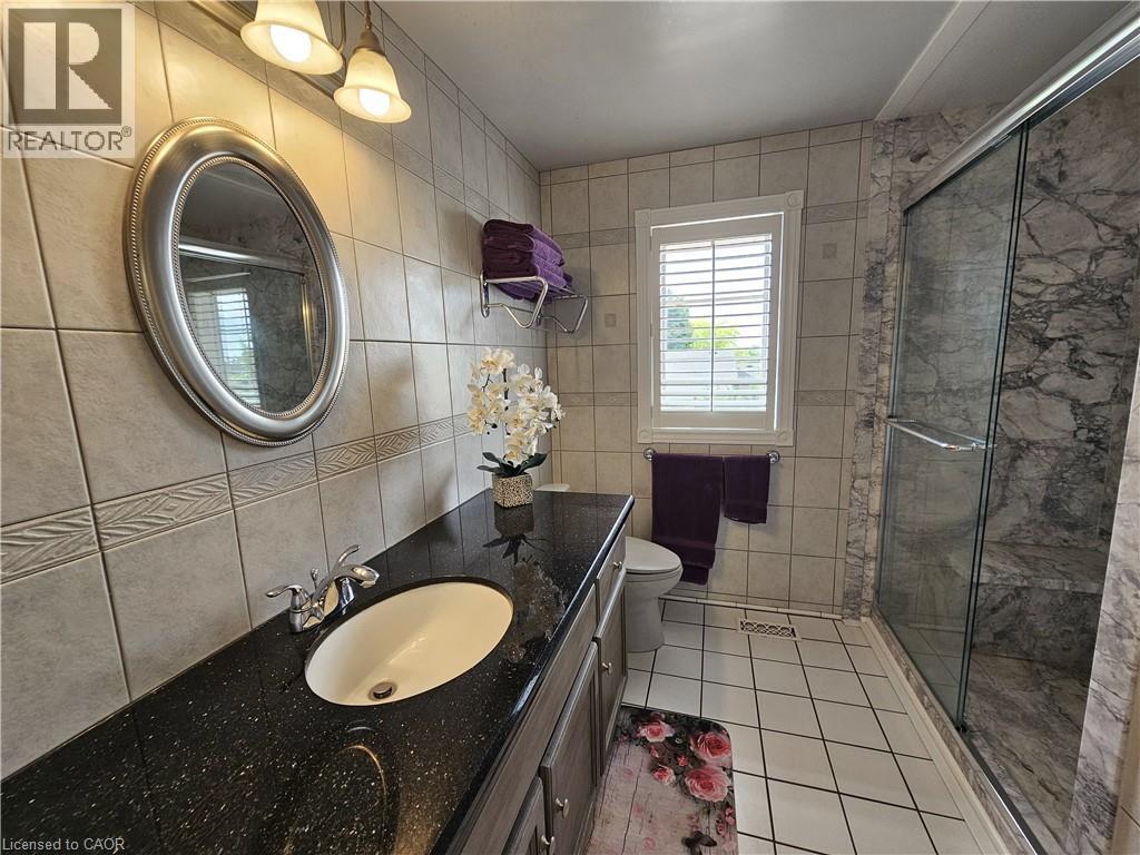 120 LYNNDALE Road - 28