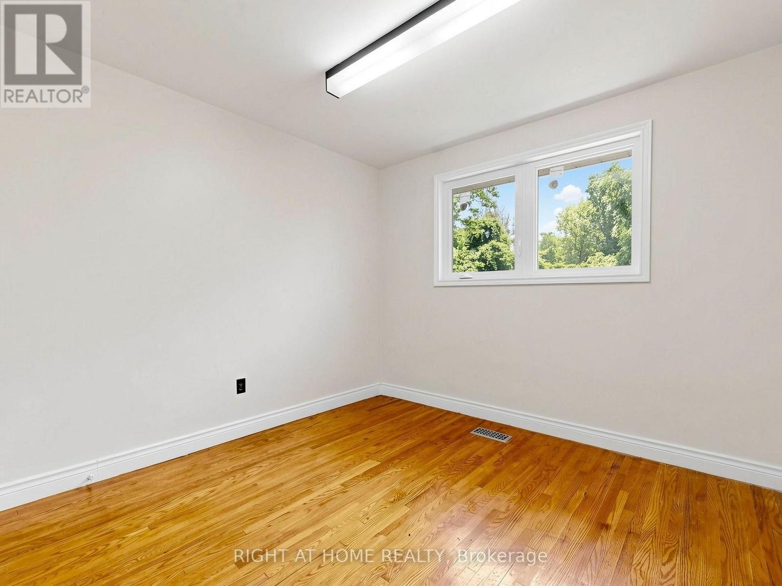 65 DARLINGSIDE DRIVE - 36