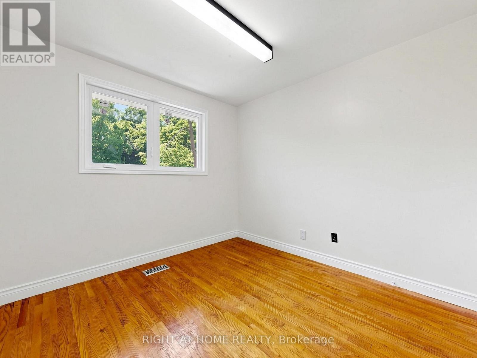 65 DARLINGSIDE DRIVE - 35