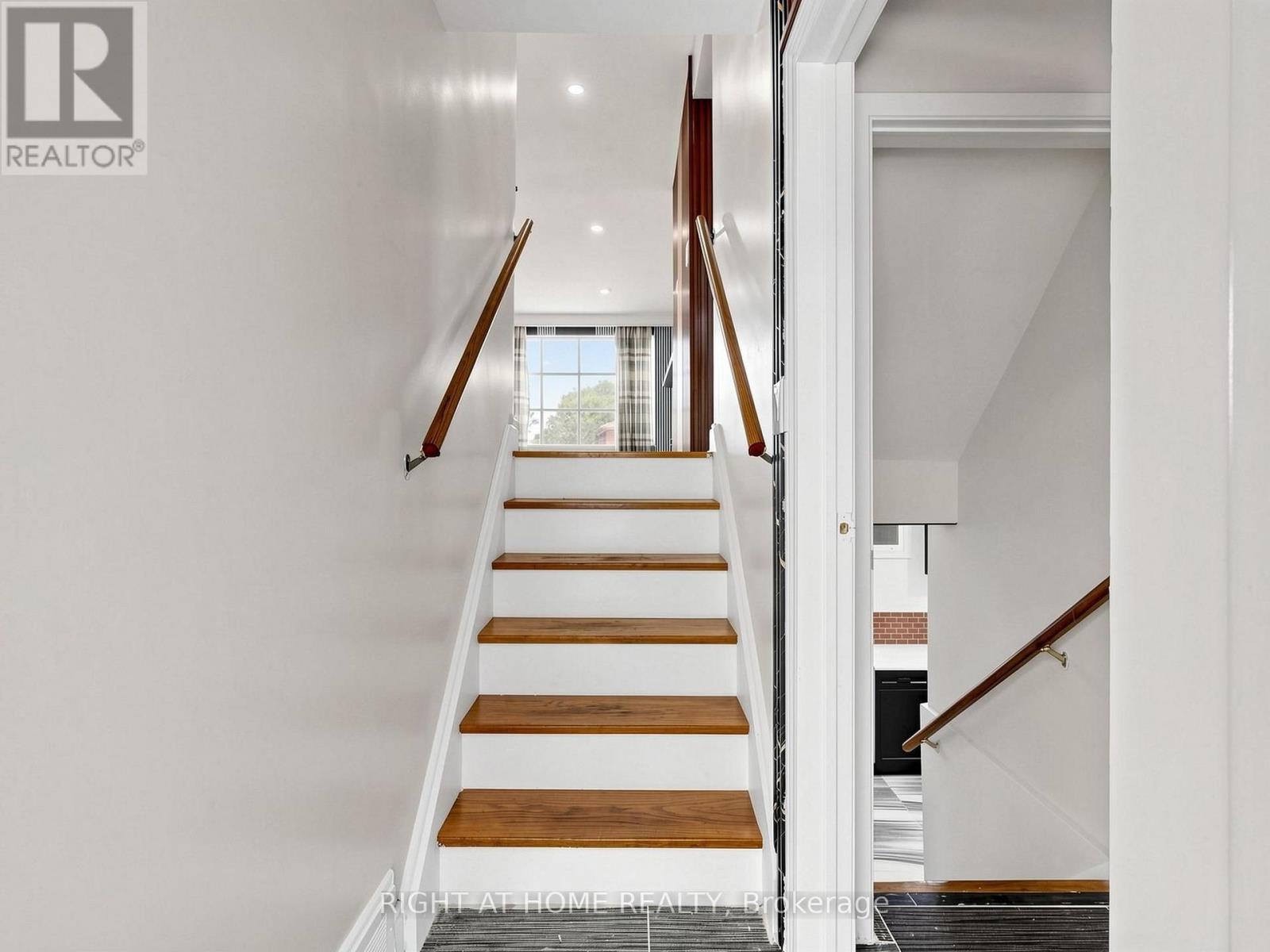65 DARLINGSIDE DRIVE - 30