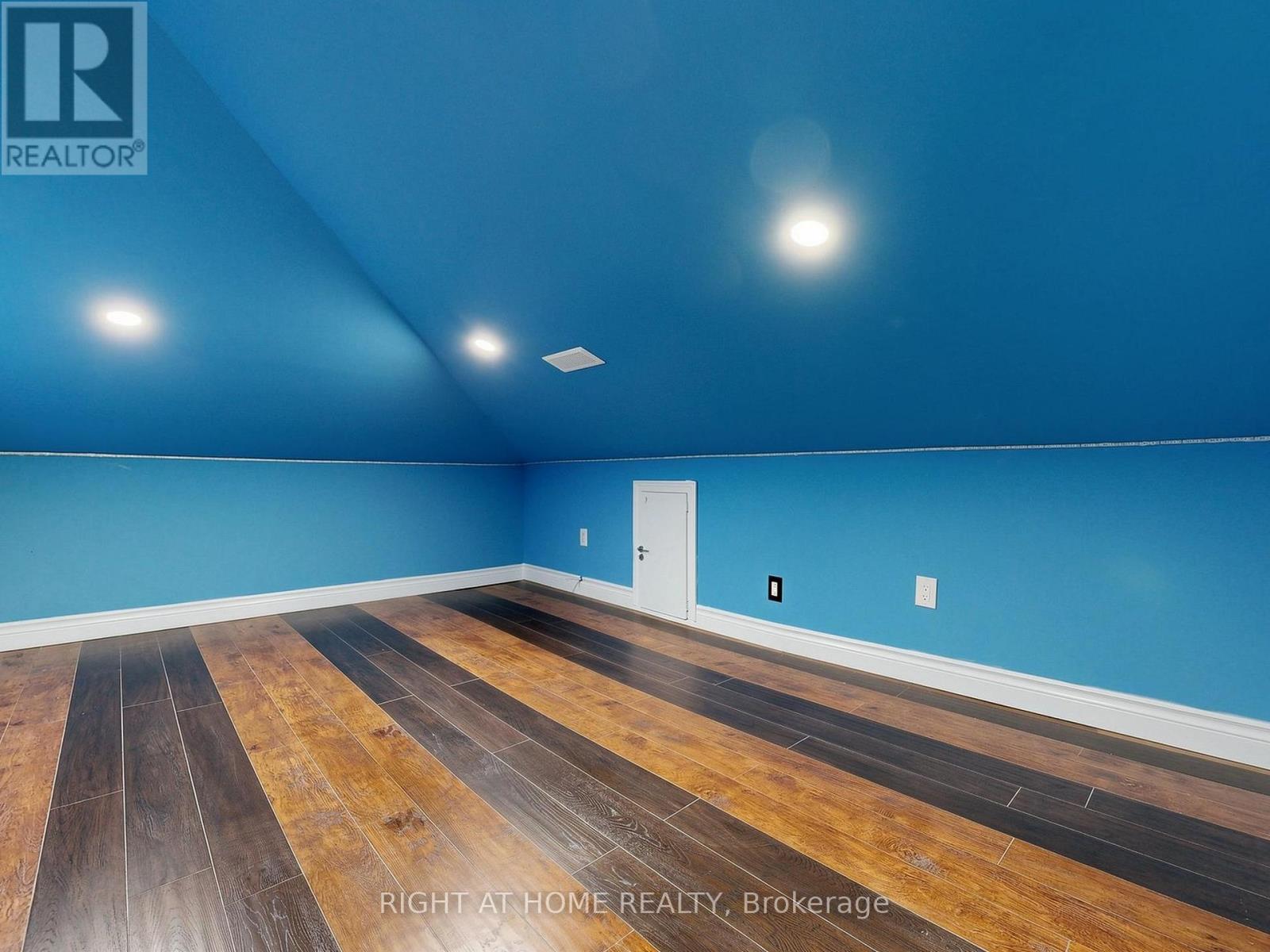 65 DARLINGSIDE DRIVE - 27