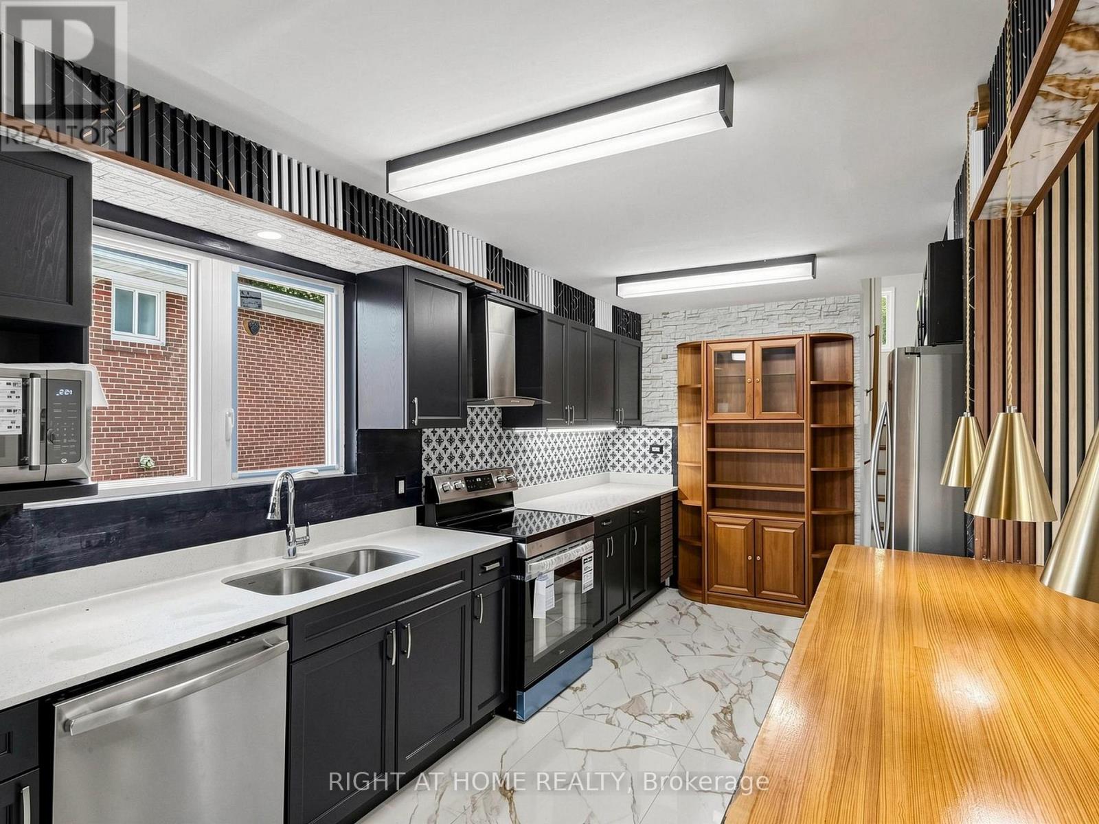 65 DARLINGSIDE DRIVE - 8